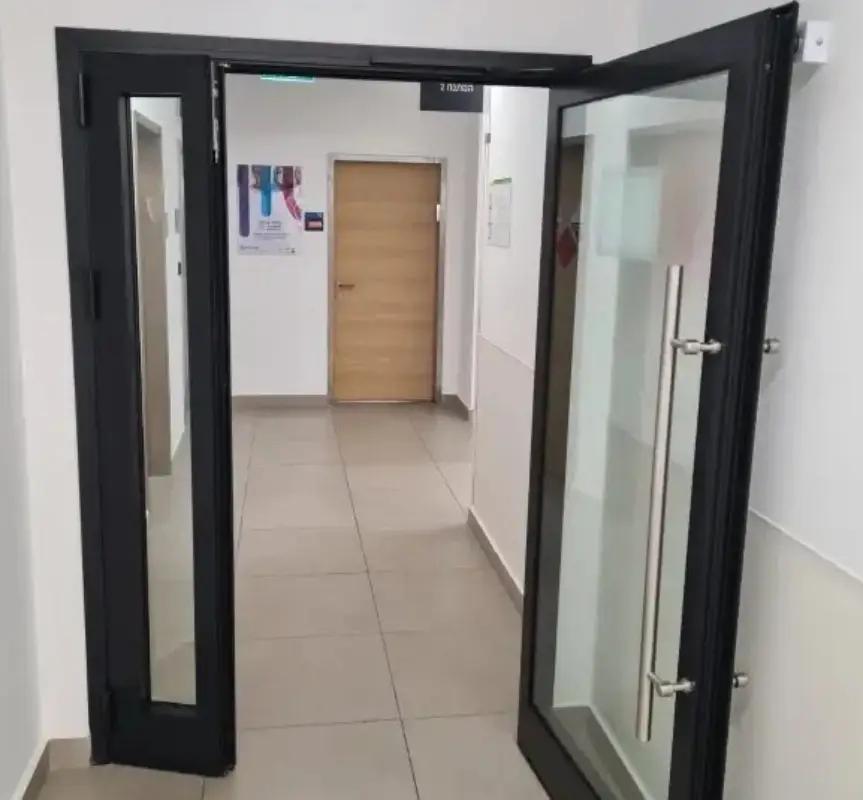דלתות פנים מאלומיניום